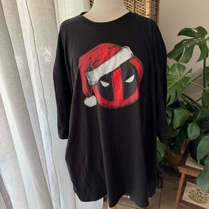 Marvel‎ Deadpool Black T-Shirt with Santa Hat Graphic Christmas